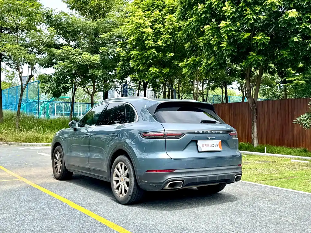 Porsche Cayenne — миниатюра 4