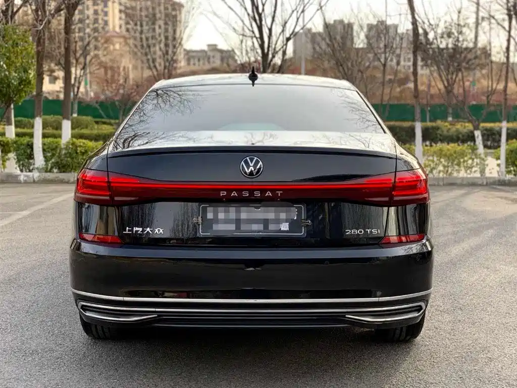 VOLKSWAGEN PASSAT