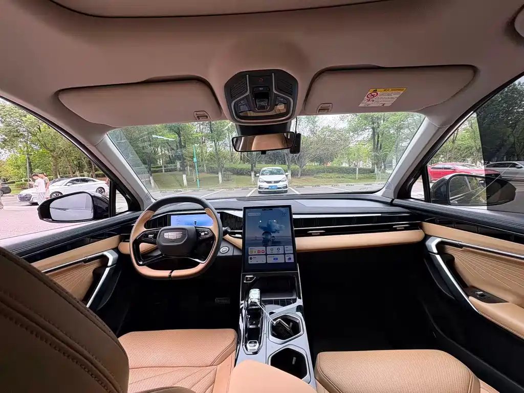 Geely Boyue L — миниатюра 8