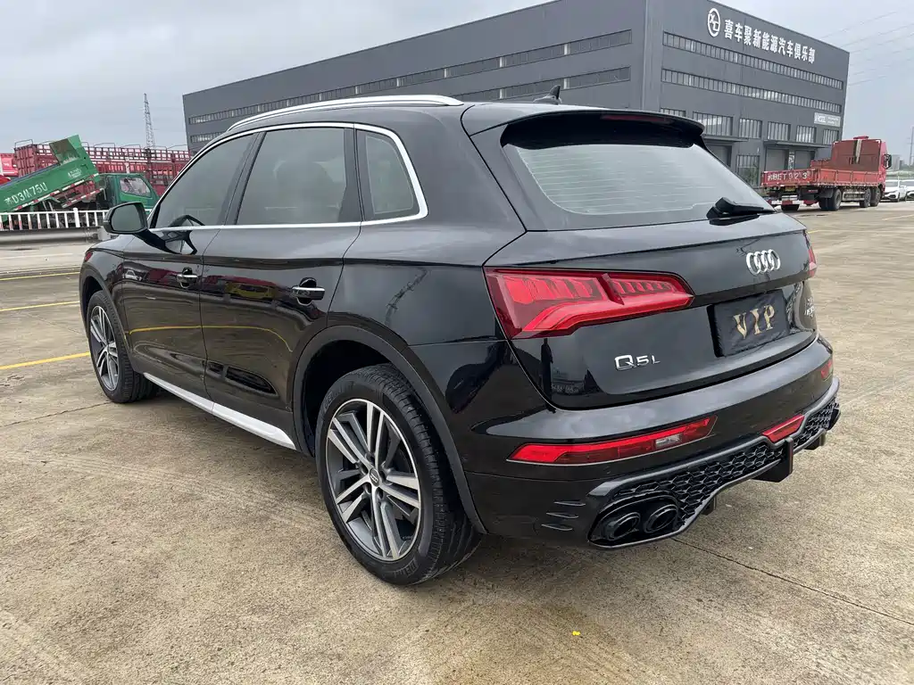 Audi Q5L — миниатюра 31