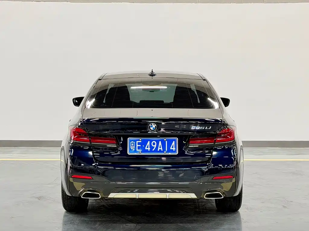 BMW 5 Series — миниатюра 10