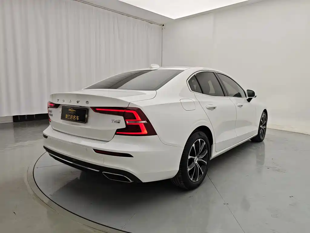 Volvo S60 — миниатюра 7
