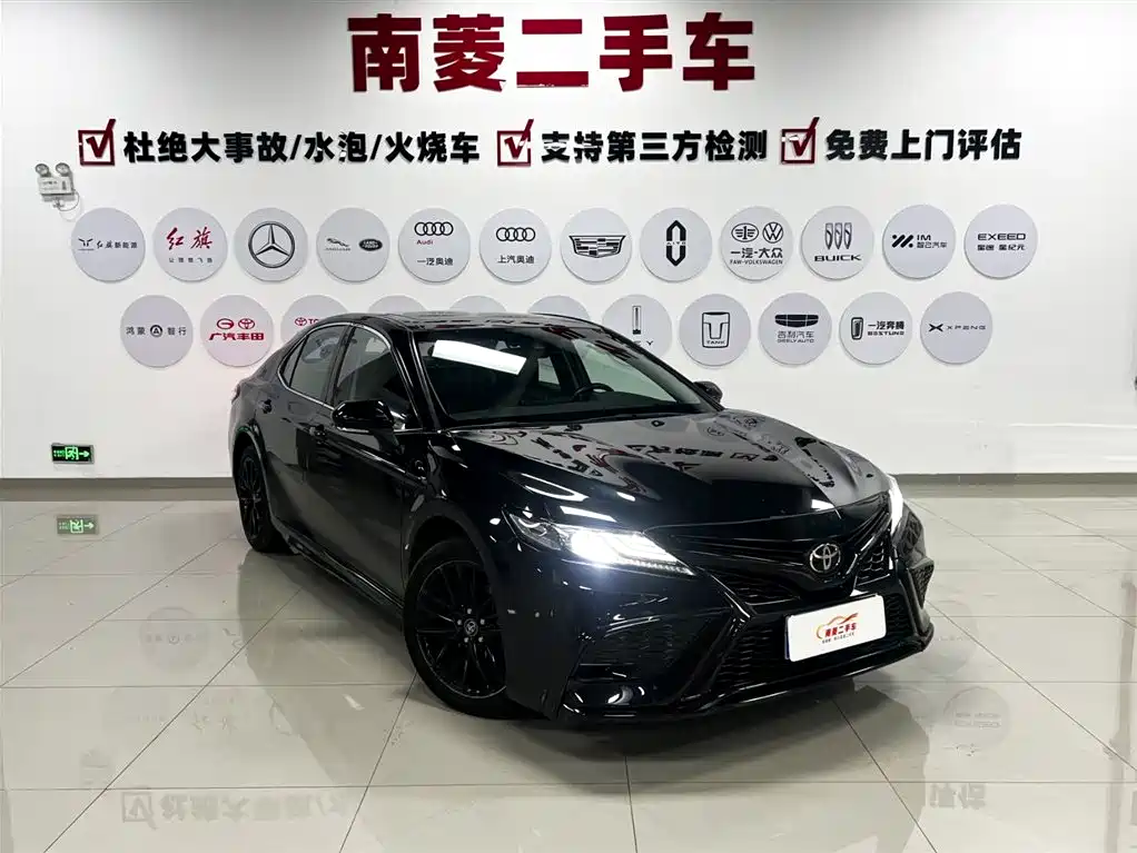 TOYOTA CAMRY