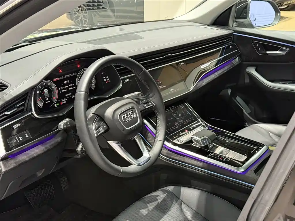 Audi Q8 2024 55 TFSI Luxury