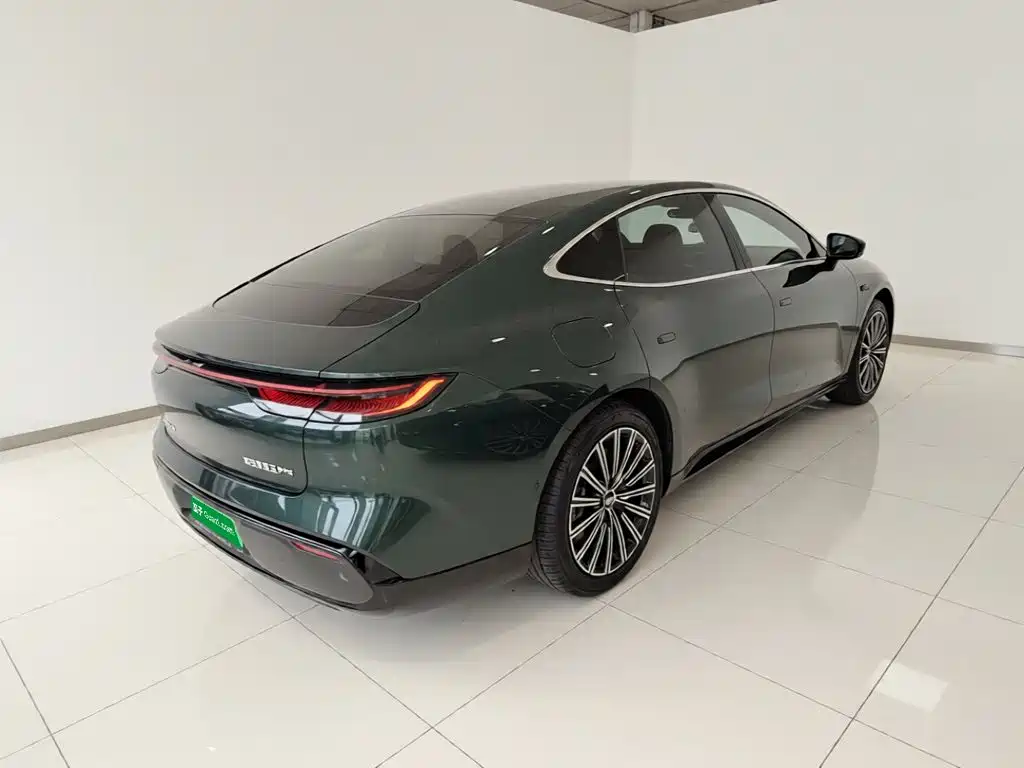 Geely Galaxy Galaxy 8 8 2025 130km EM-i Flagship