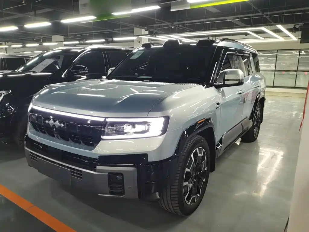 Fangchengbao Leopard 8 8 2025 Flagship 6 мест