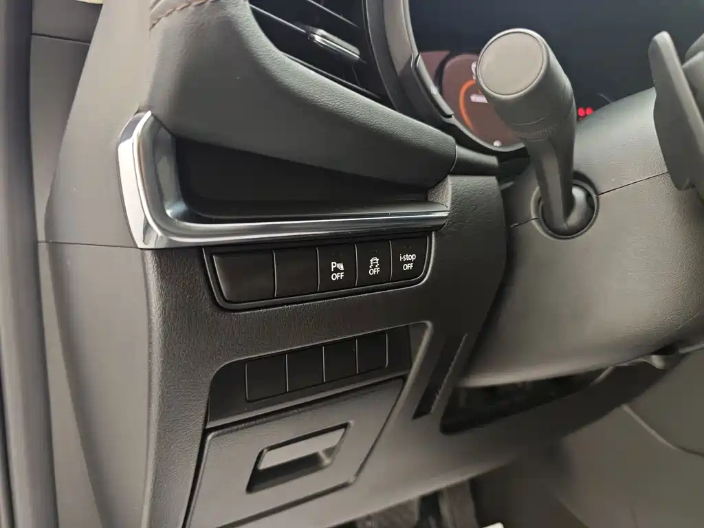 Mazda 3 Axela — миниатюра 16
