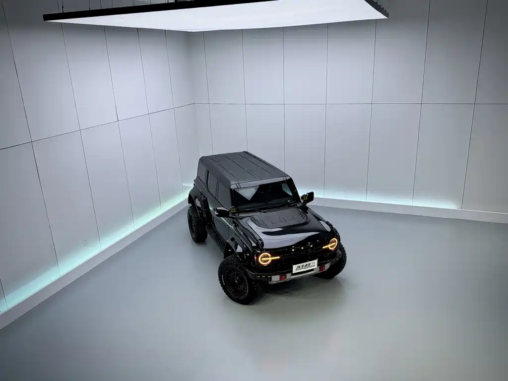 Ford Bronco — миниатюра 9