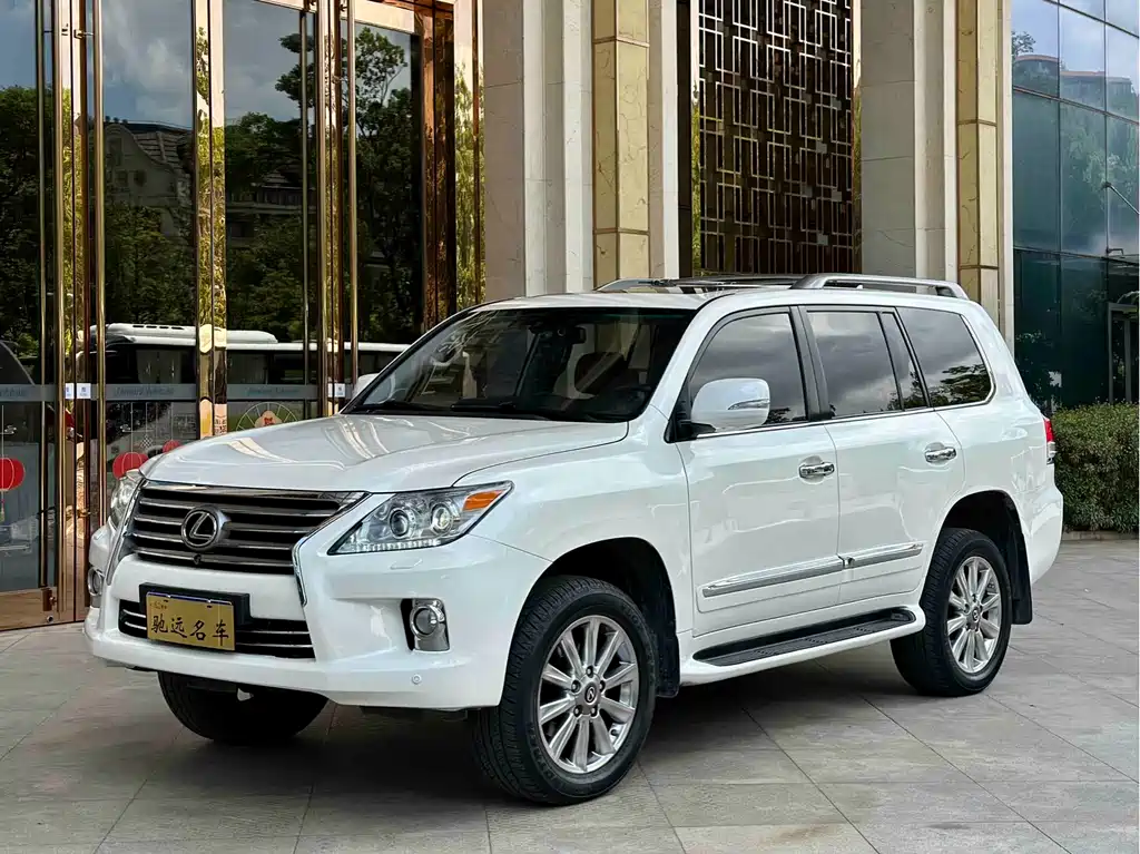 Lexus LX 2013