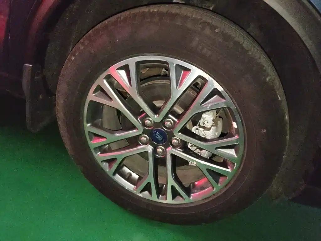 Ford Escape — миниатюра 24