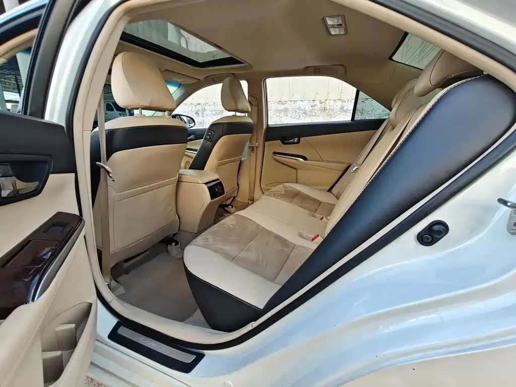Toyota Camry — миниатюра 16