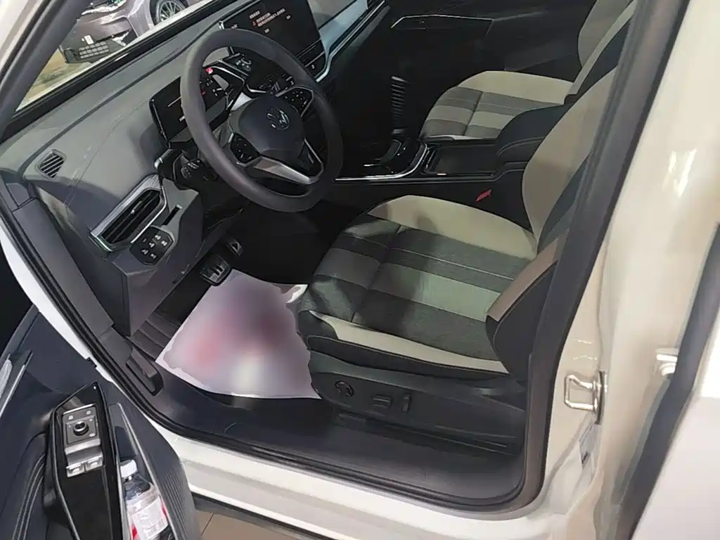 Volkswagen ID.4 Crozz — миниатюра 15