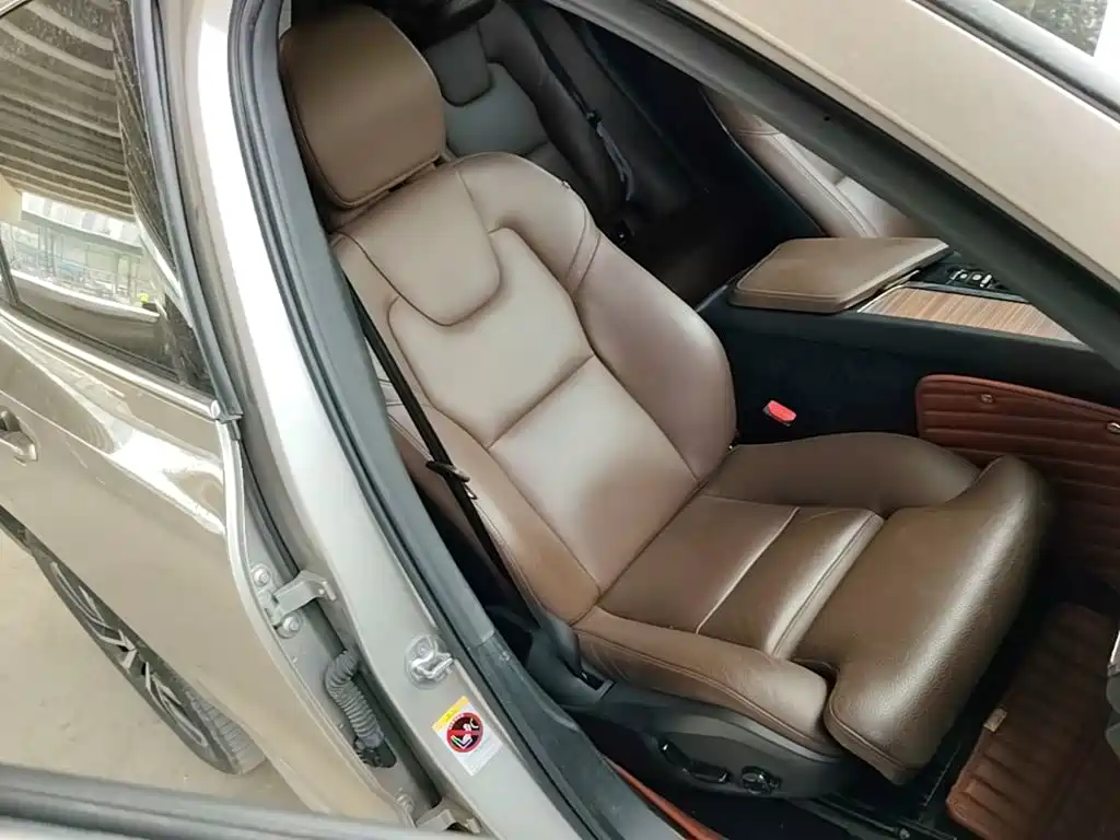 Volvo XC60 — миниатюра 25