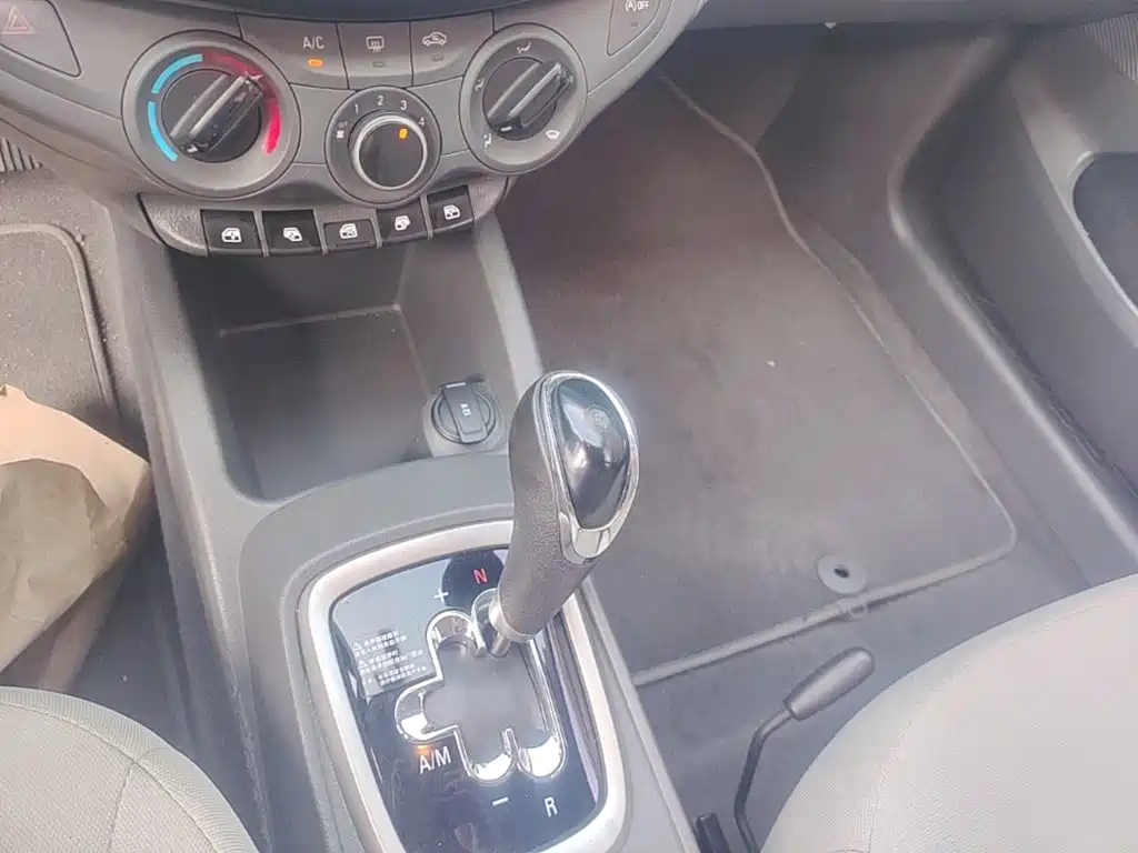 Chevrolet Sail — миниатюра 14