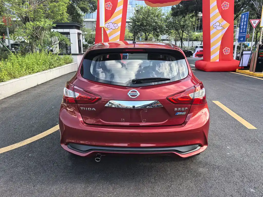 Nissan Tiida — миниатюра 5
