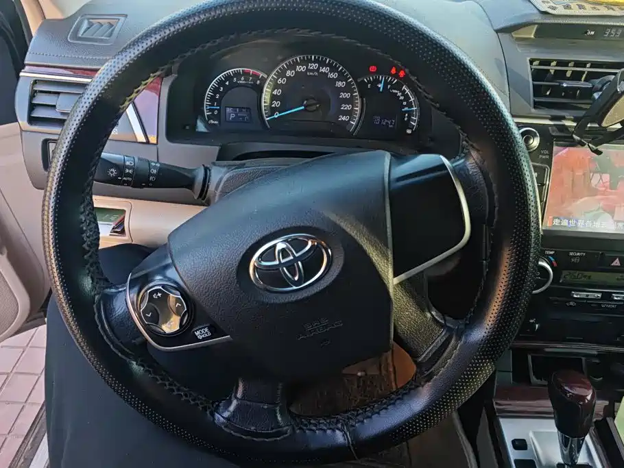 Toyota Camry — миниатюра 15