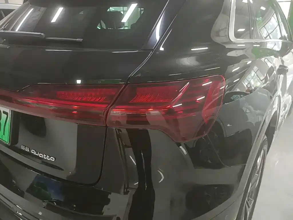 Audi e-tron (Import) — миниатюра 8