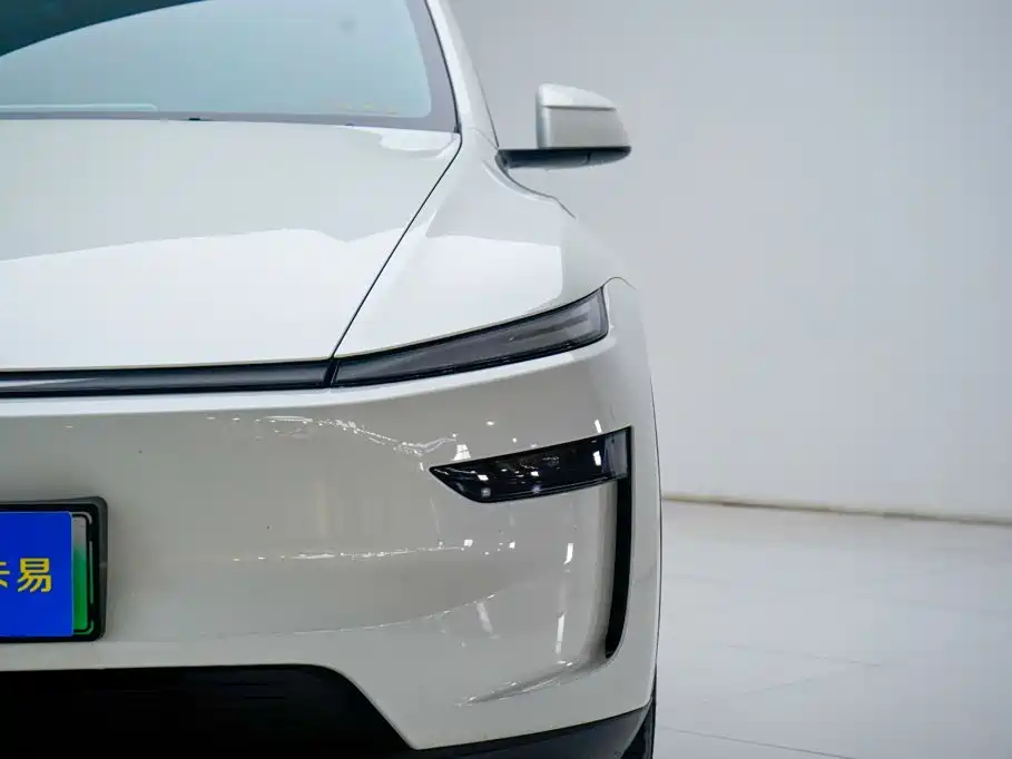 Tesla Model Y — миниатюра 14