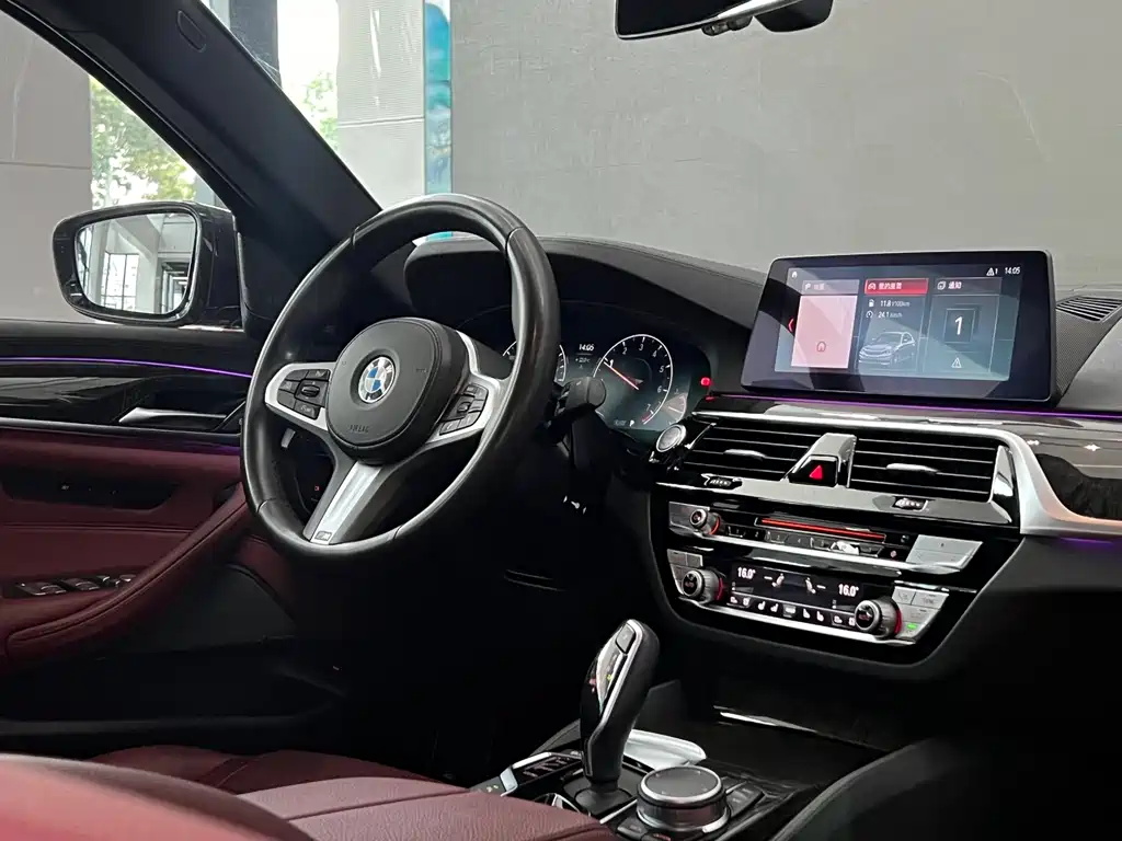 BMW 5 Series — миниатюра 10