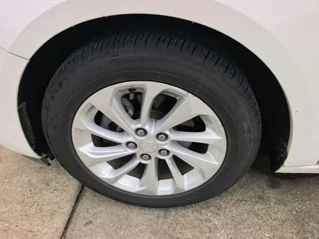 Buick Verano — миниатюра 23