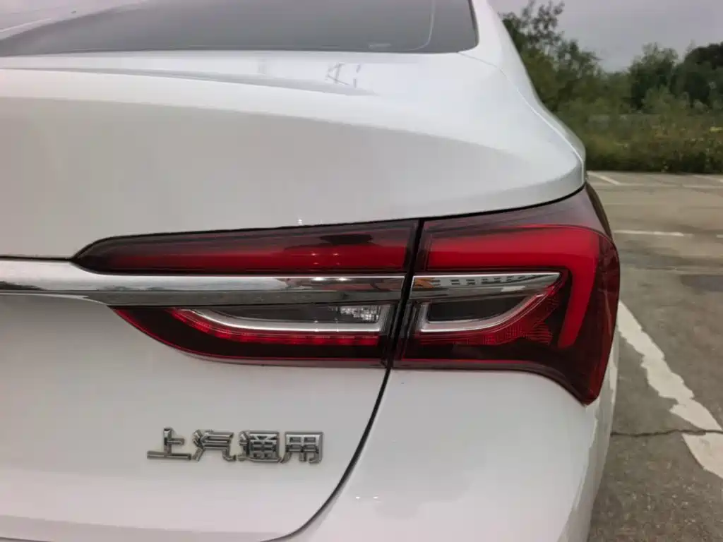 Buick Verano — миниатюра 8