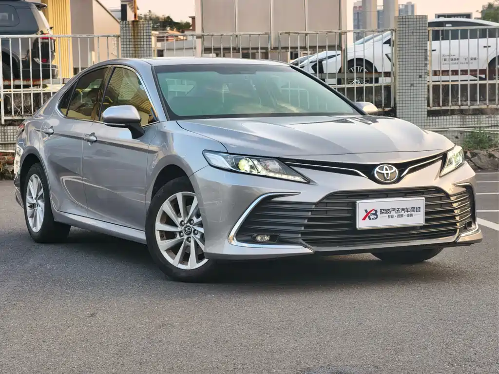 Toyota Camry — миниатюра 3
