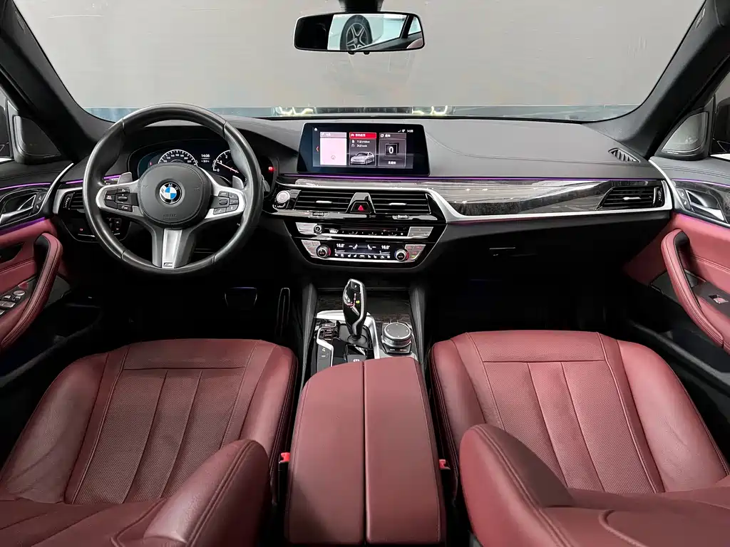 BMW 5 Series — миниатюра 11
