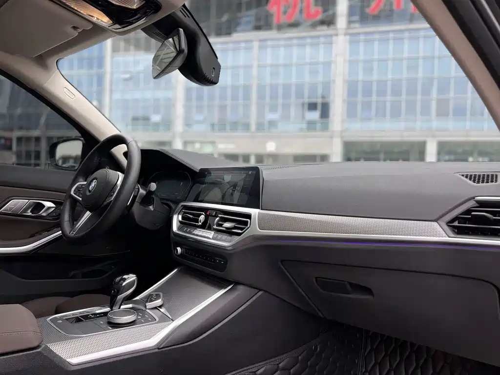 BMW 3 Series — миниатюра 12