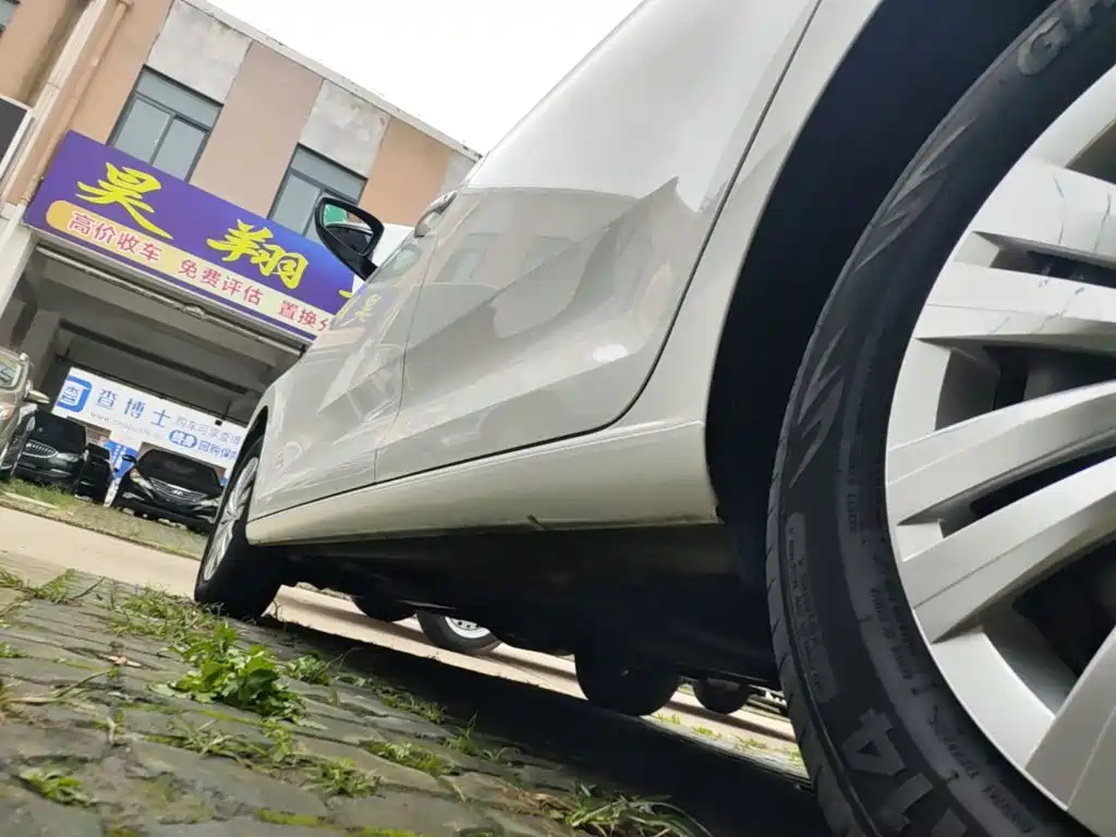 Volkswagen Santana — миниатюра 22