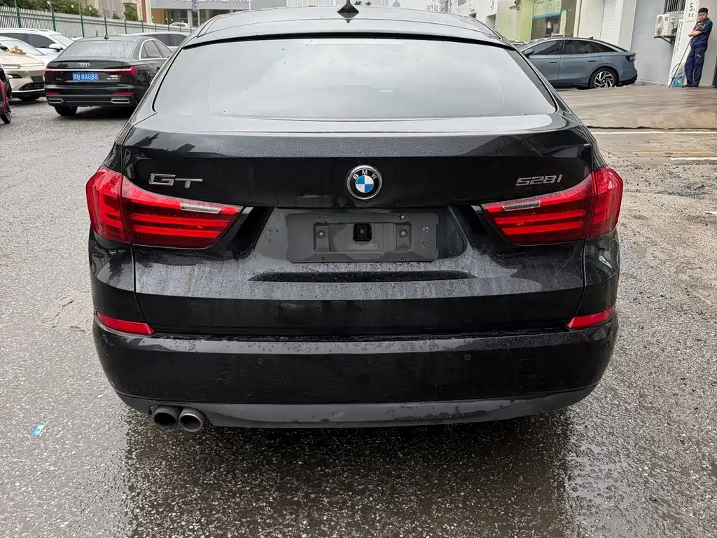 BMW 5 Series GT — миниатюра 7