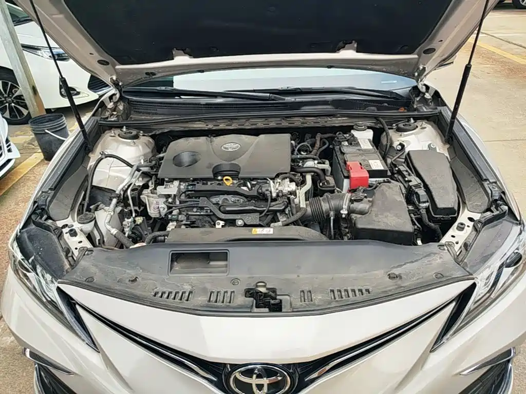 Toyota Camry — миниатюра 20