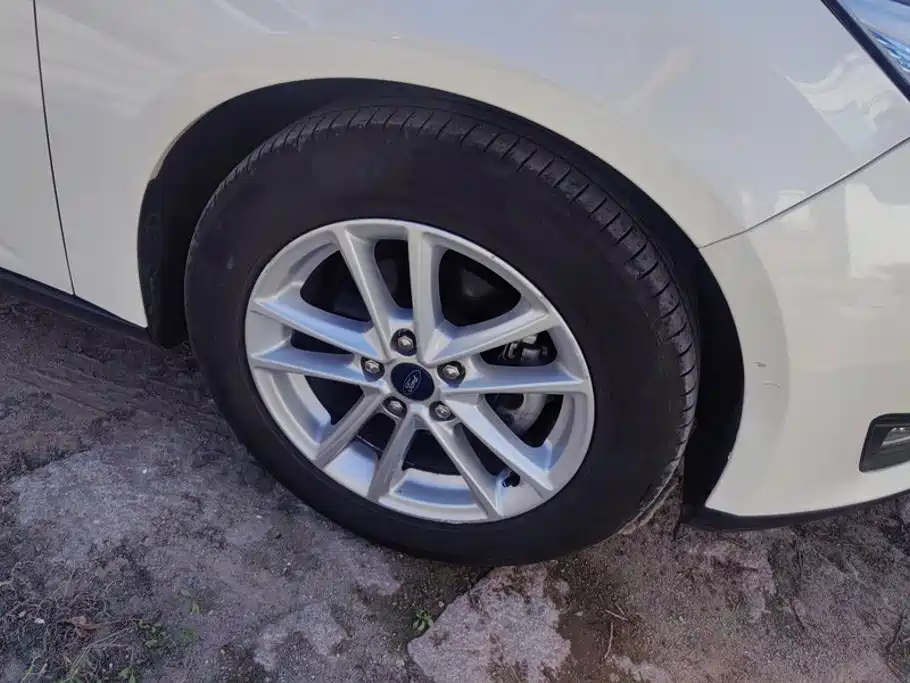 Ford Focus — миниатюра 6