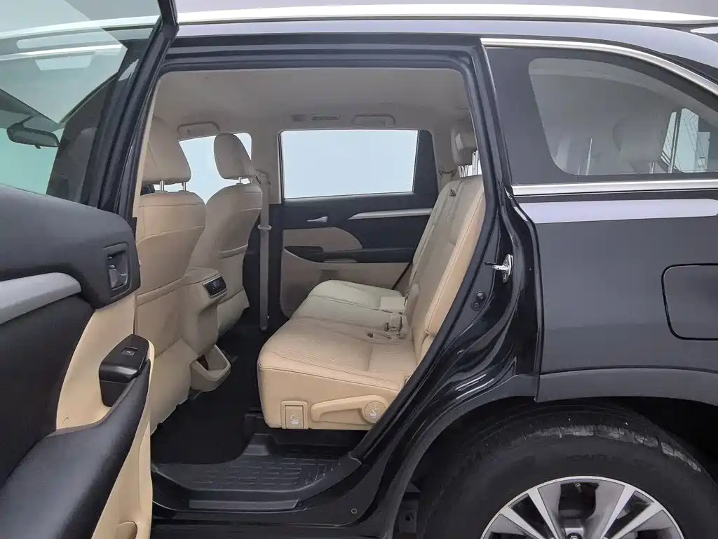 Toyota Highlander — миниатюра 15