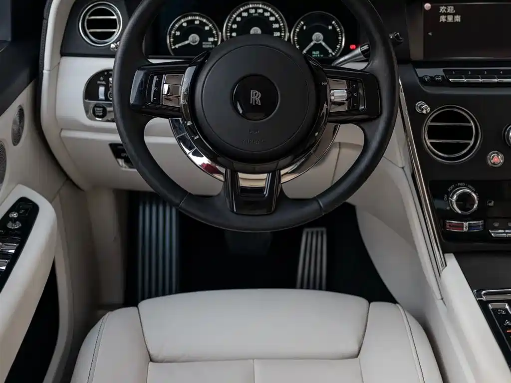 Rolls-Royce Cullinan 2018 мест