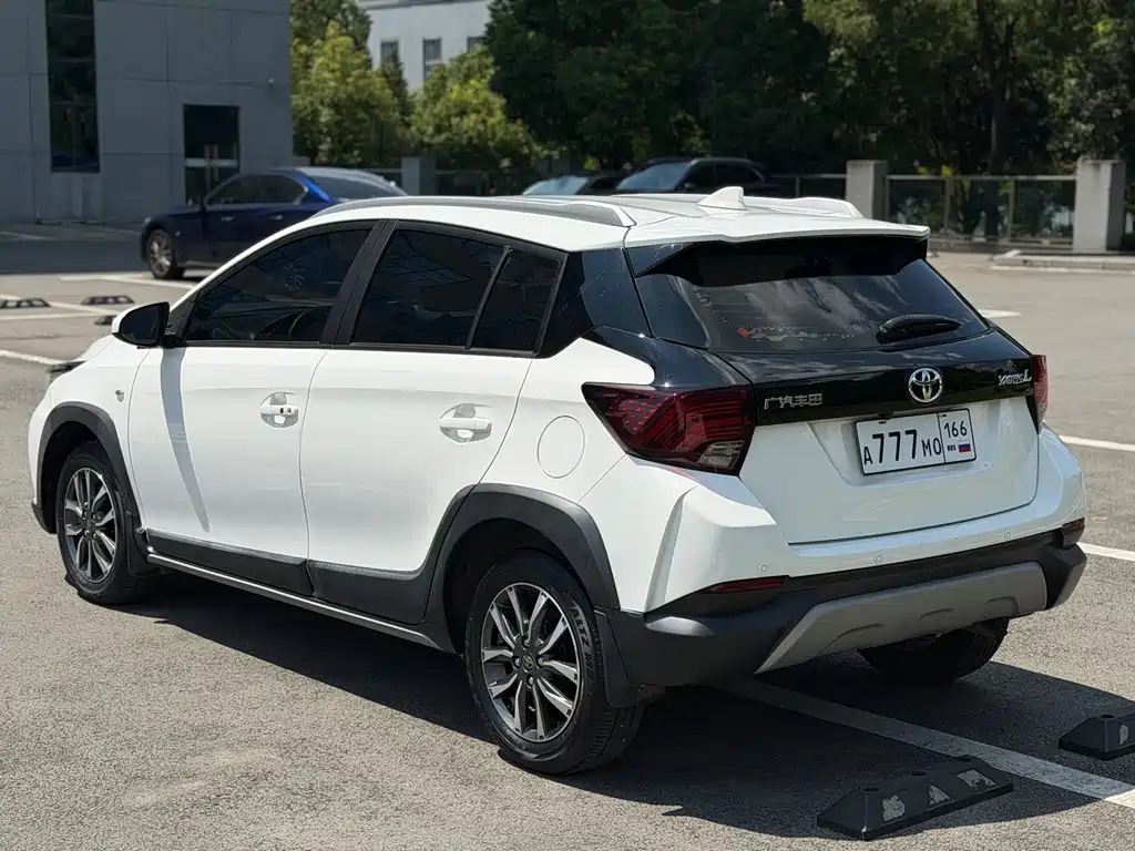 Toyota Yaris L — миниатюра 5