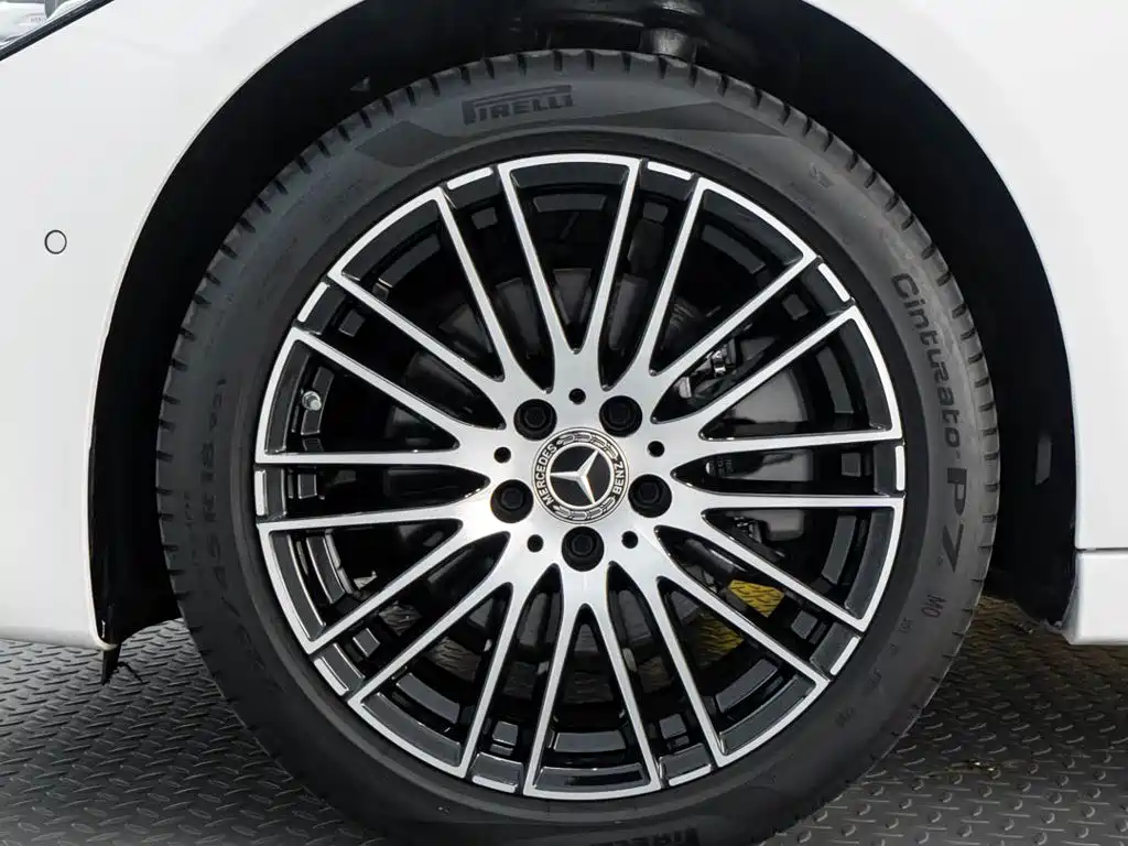 Mercedes-Benz C-Class — миниатюра 10