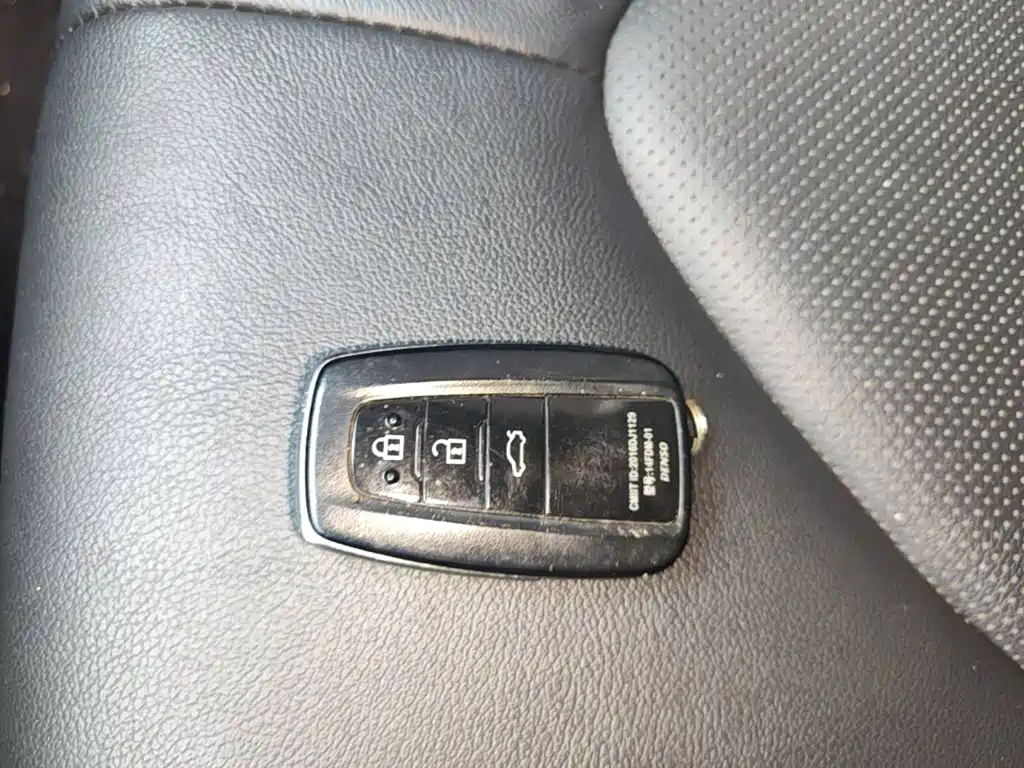 Toyota Camry — миниатюра 9