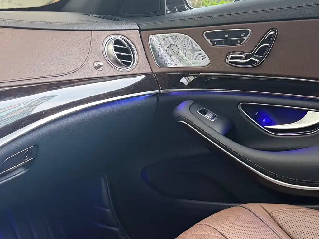 Mercedes-Benz S-Class — миниатюра 12