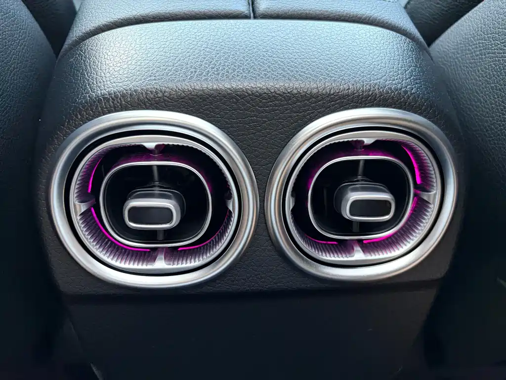 Mercedes-Benz C-Class — миниатюра 18