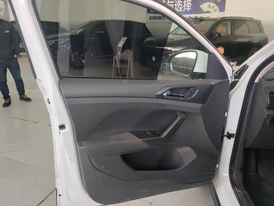 Volkswagen T-Cross — миниатюра 7