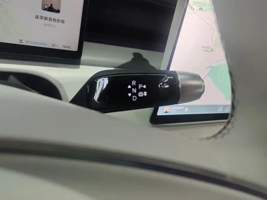 XPeng X9 — миниатюра 16