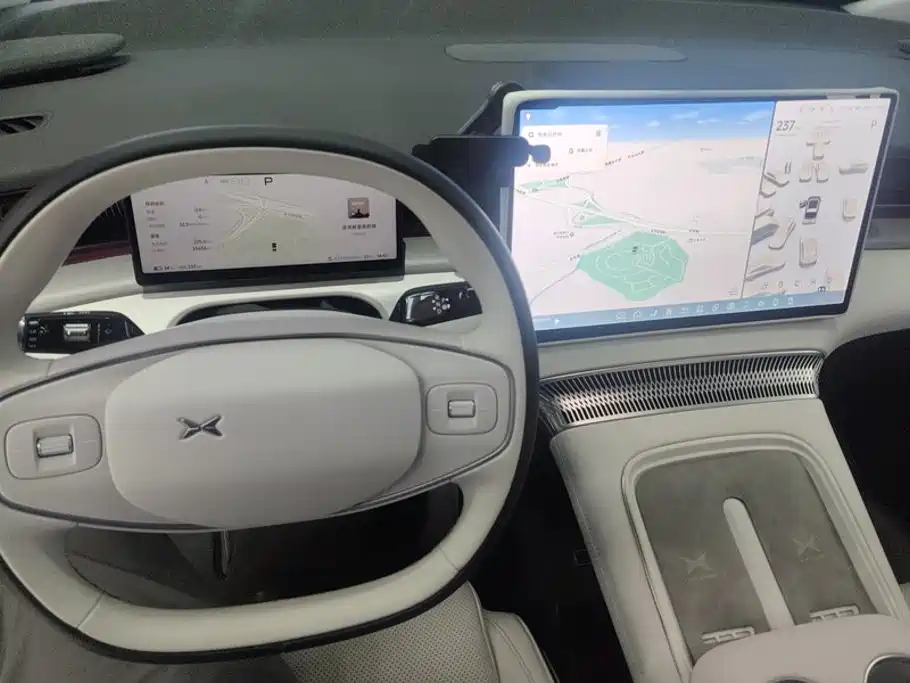 XPeng X9 — миниатюра 12