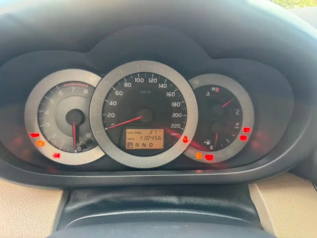 Toyota RAV4 — миниатюра 9