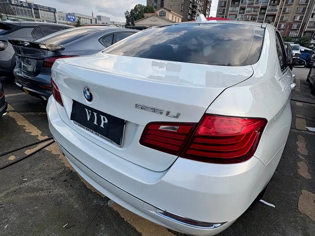 BMW 5 Series — миниатюра 15
