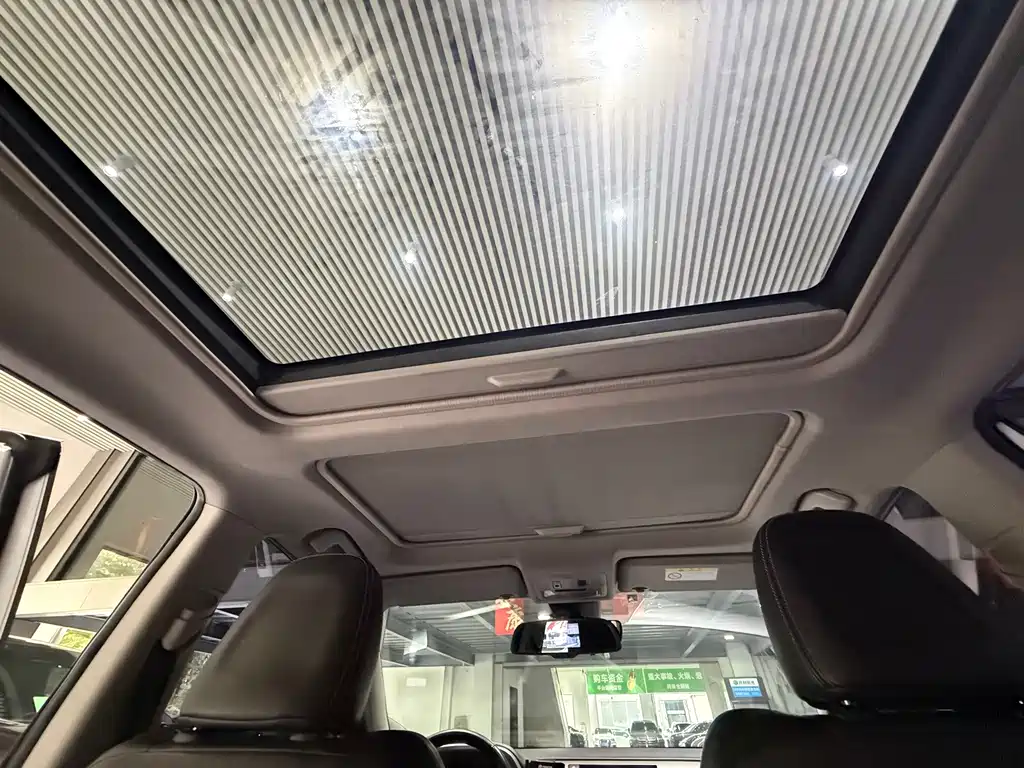 Toyota RAV4 — миниатюра 21