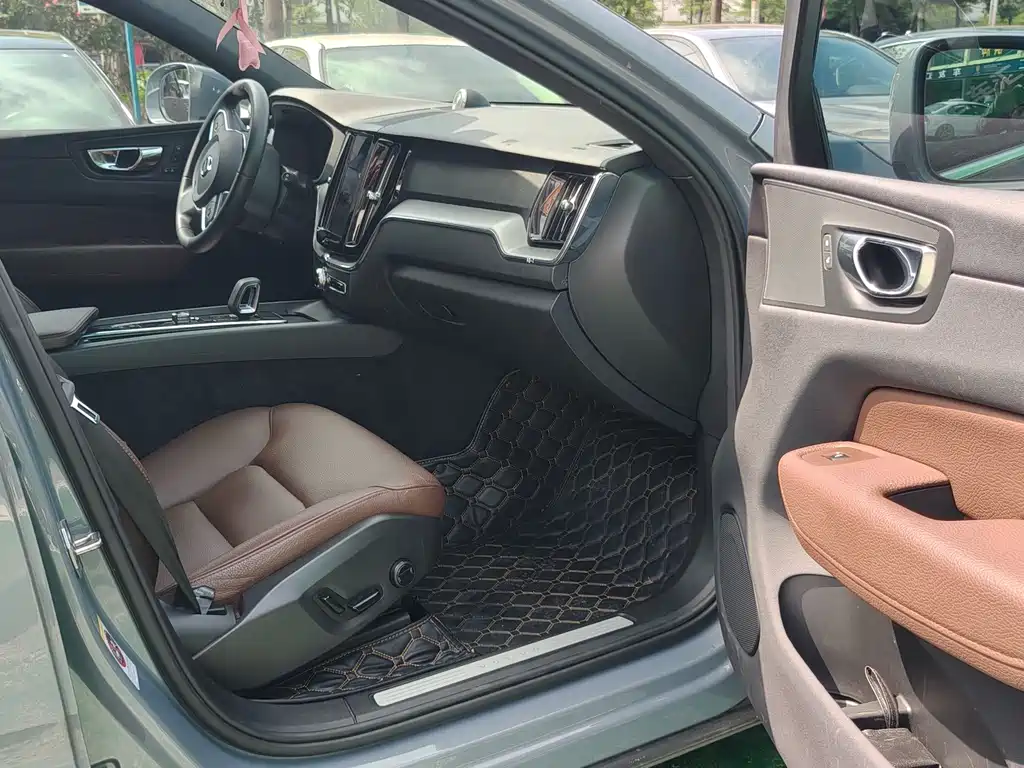 Volvo XC60 — миниатюра 8