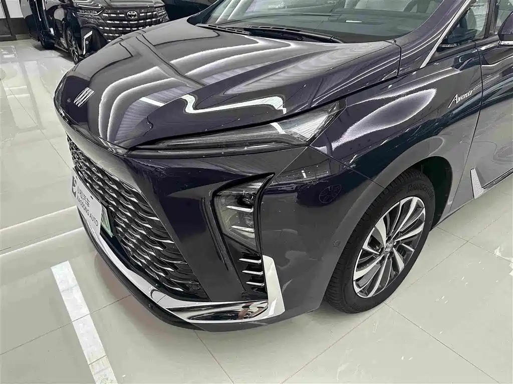 Buick GL8 Hybrid — миниатюра 3