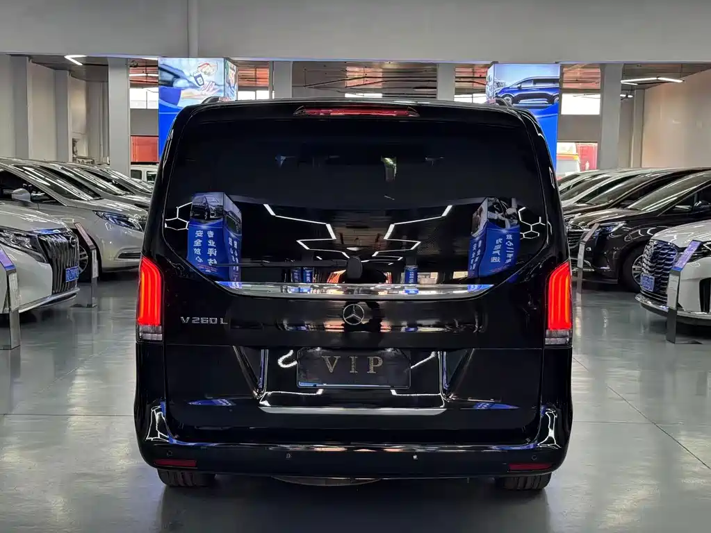 Mercedes-Benz V-Class — миниатюра 19