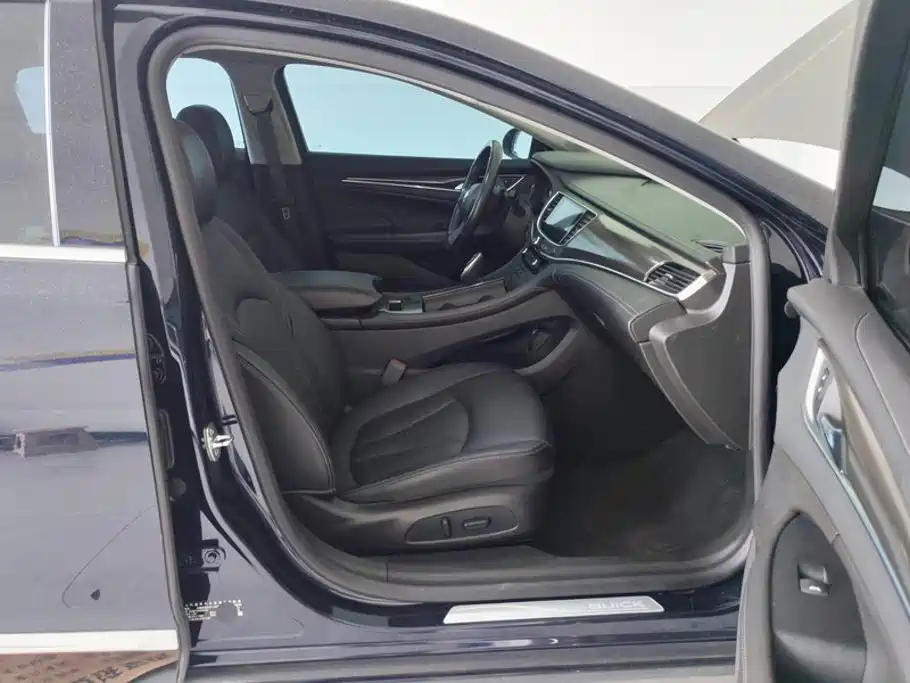 Buick LaCrosse — миниатюра 8