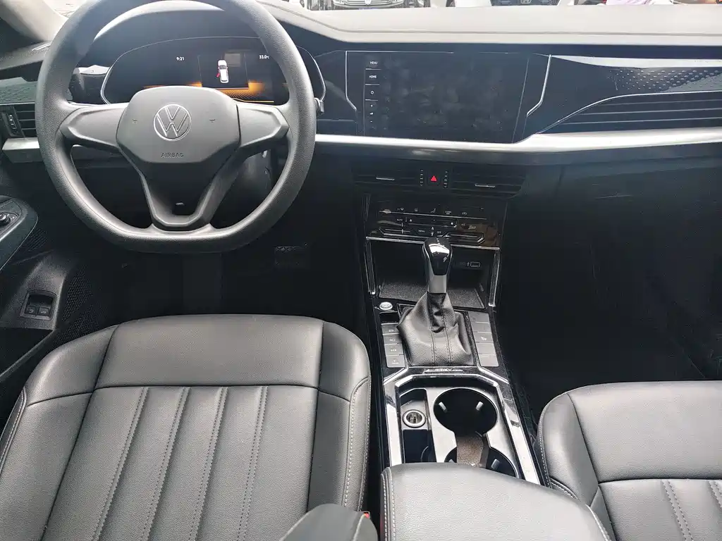 Volkswagen Passat PHEV — миниатюра 6